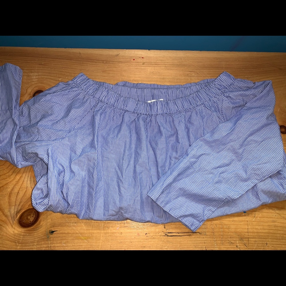 Off the shoulder top size M